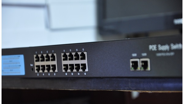 16-Port 10/100Mbps + 2-Port Uplink 1G PoE Switch HDTEC