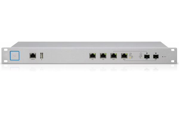 Enterprise Gateway Router with Gigabit Ethernet UniFi USG PRO 4 