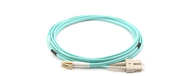 Fiber Patch cord LC-SC duplex Multimode OM3 COMMSCOPE FFZLCSC42-MXM005 (5 mét)