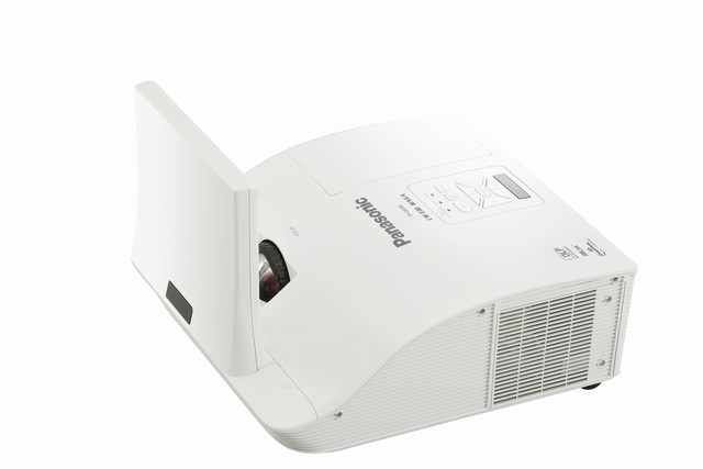 Máy chiếu gần PANASONIC PT-CW240EA