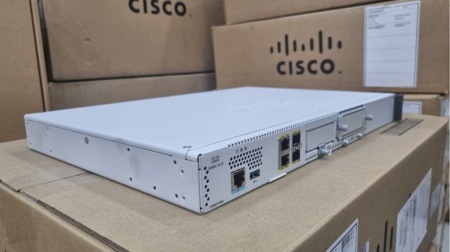 Catalyst 8200 Series Edge Platform Routers CISCO C8200L-1N-4T